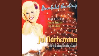Video thumbnail of "Gunhild Carling - Jingle Bells"