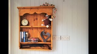 Pallet Furniture Wood Projects - Country Wall Shelf Made another wall shelf unit from the pallets I got last week. A simple woodworking project thats going to take you about a day to ...