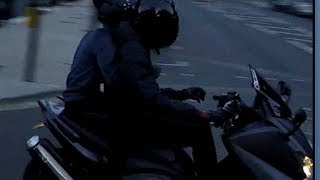 Moped Thieves chased by Police  During bike recovery