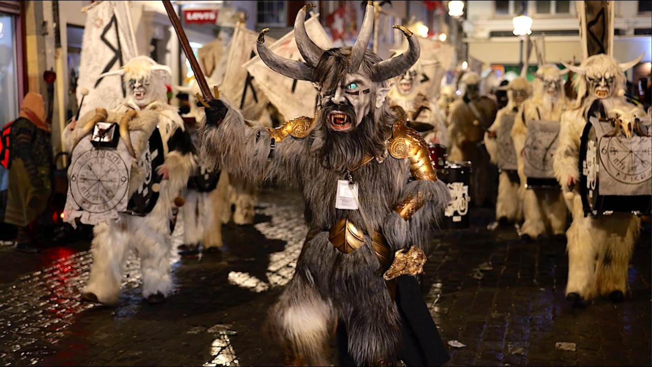 Rüssgusler Sujetmarsch «Ymir - Rache der Giganten» | Luzerner Fasnacht 2024, Tagwach Schmudo