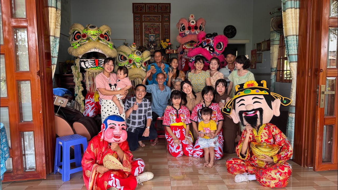 Múa Lân Mùng 3 Tết Ất Tỵ I Mỡ Mỡ Vlog