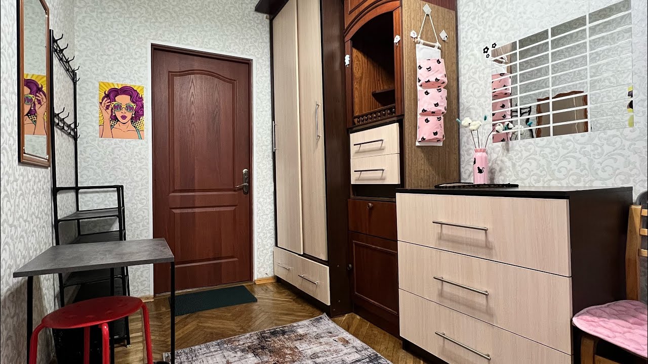 a-room-14-sq-m-for-rent-in-a-4-r-apartment-near-park-kultury-subway