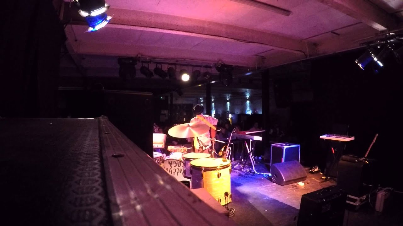 Hayley Chillcott - Hang Around (Live at Motion Bristol)