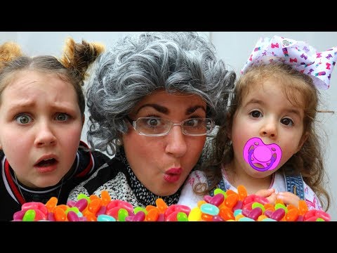 Magic Trick with Candy Beans at Greedy Granny 's House!! Kids Pretend Play