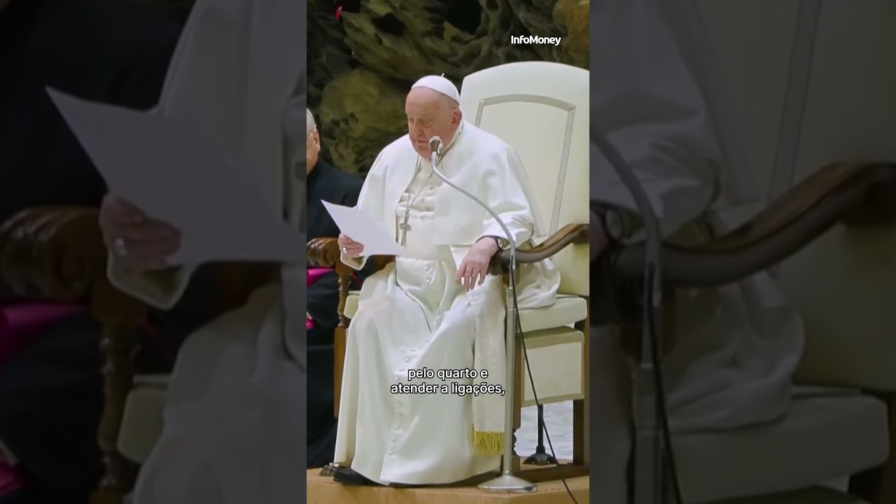 Papa apresenta melhora e continua trabalhando no hospital