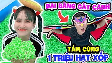 Tắm Với 1 Triệu Hạt Xốp Xanh Lá | Bathing With 1 Million Porous Particles - Vê Vê Channel