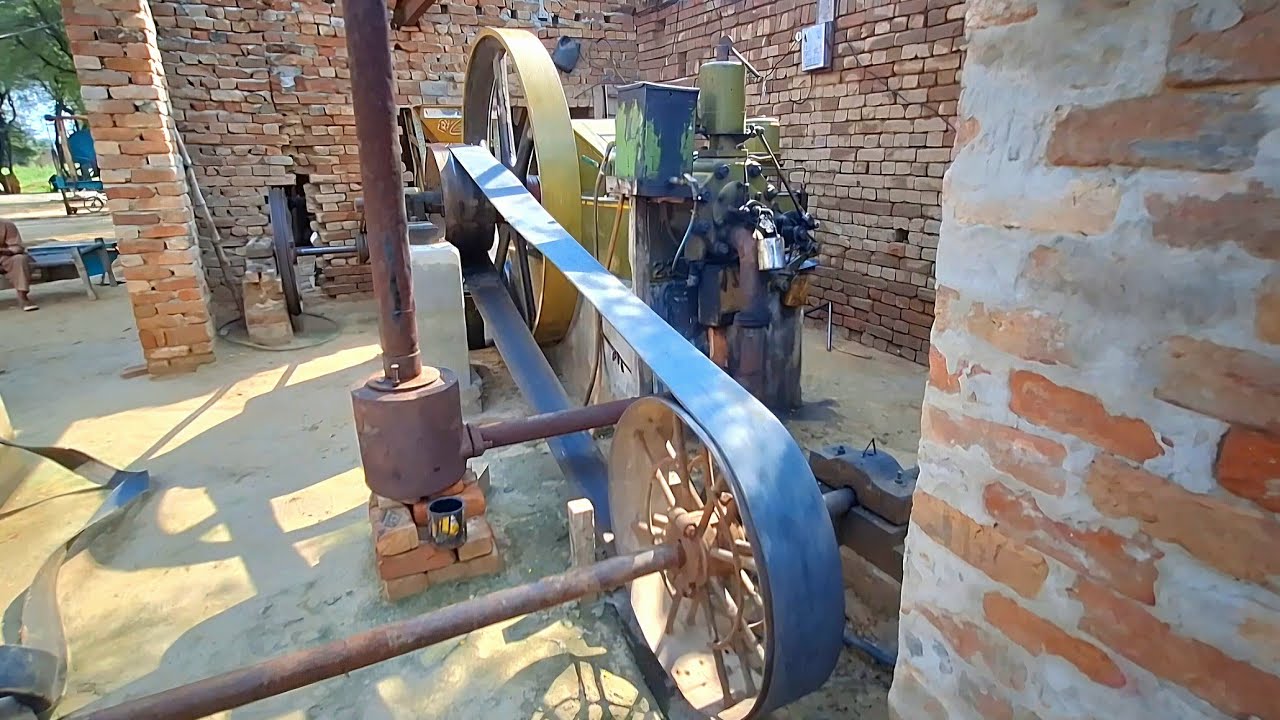 Amazing old black engine system beautifull // old black engine starting up