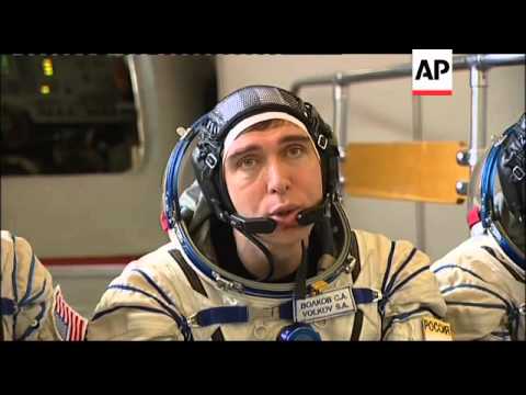 US, Russian, Japanese crew blasts off for space station