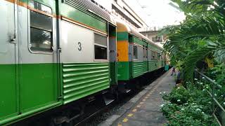 alsthom 4118 ทำขบวนรถชานเมือง 372 ปราจีนบุรี - กรุงเทพ จอดลาดกระบัง