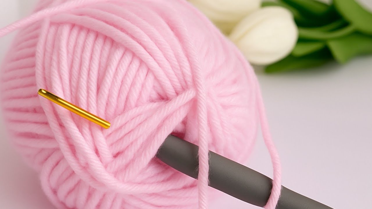 Отлично👌Этот узор связан крючком - новый тренд этого года.Вязание крючком спицами.