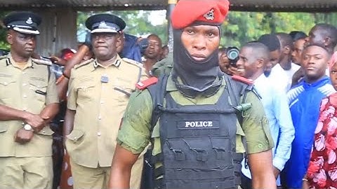POLISI WALAZIMIKA KUTUMIA RISASI ZA MOTO, KUWANASUA WATOTO WAWILI WALIOTEKWA KWENYE BASI LA SHULE