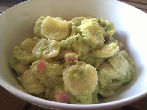 Orecchiette con pesto di zucchine e pancetta