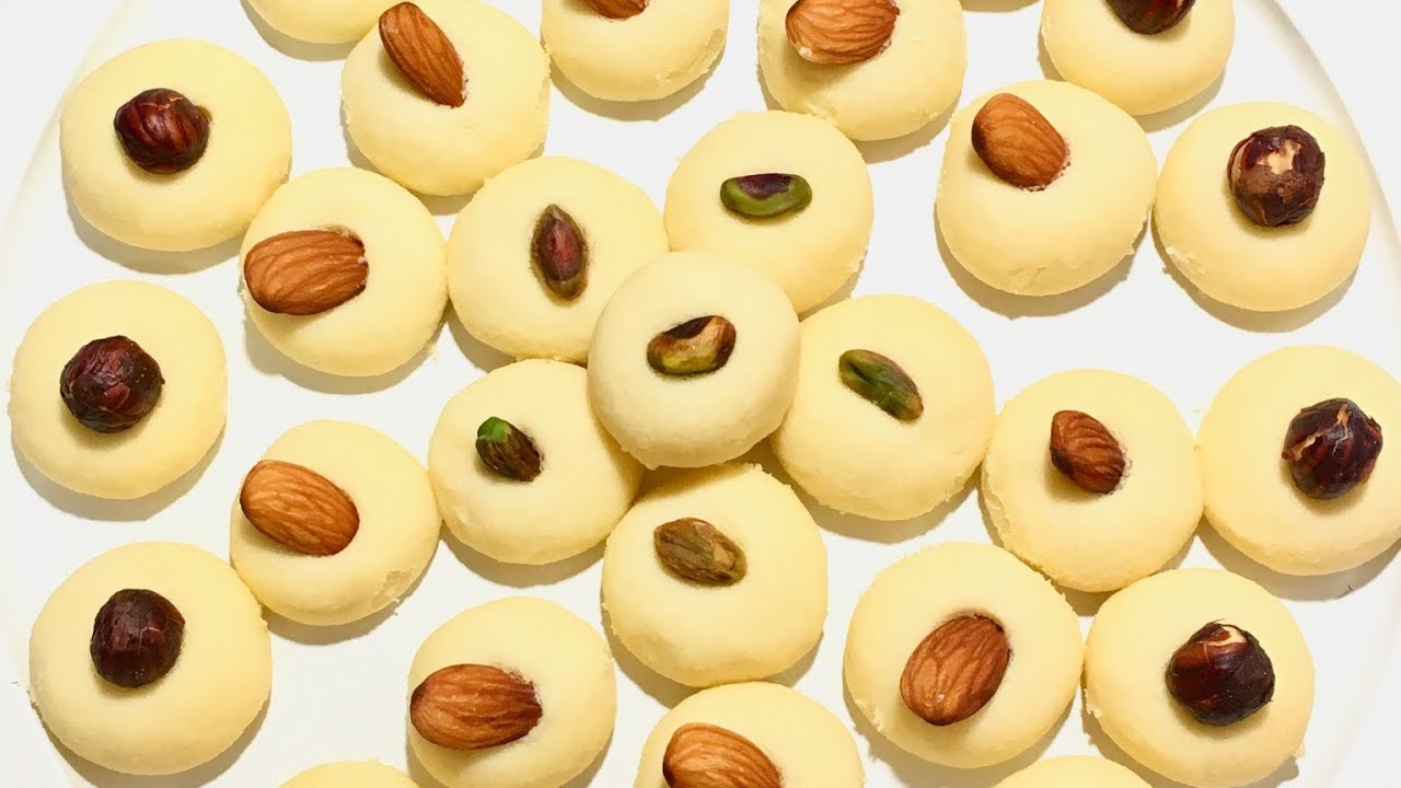 الغريبة الناعمة الدايبة جدا لاهتفرش ولا تشقق منك ابدا بتدوب في الفم