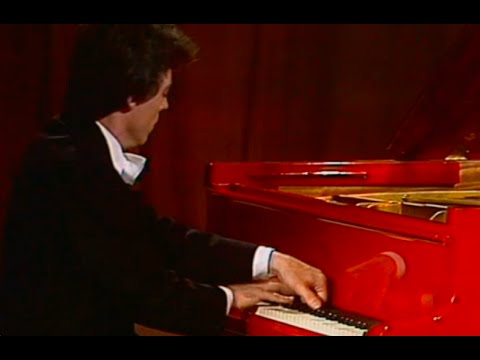 Stanislav Igolinsky plays Rachmaninoff Etude op. 33 no. 6 - video