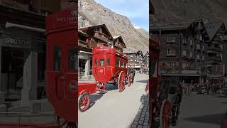 Download Lagu Kereta kuda klasik dan cantik di Bandar Zermatt. MP3