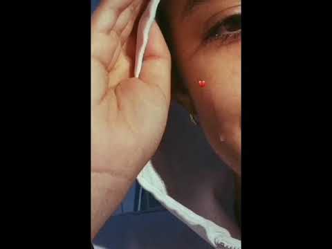 يقول شريان لا تزعلين من الدنيا وانت احلى مافيها وان زعلتك مره انا لاجلك ابكيها