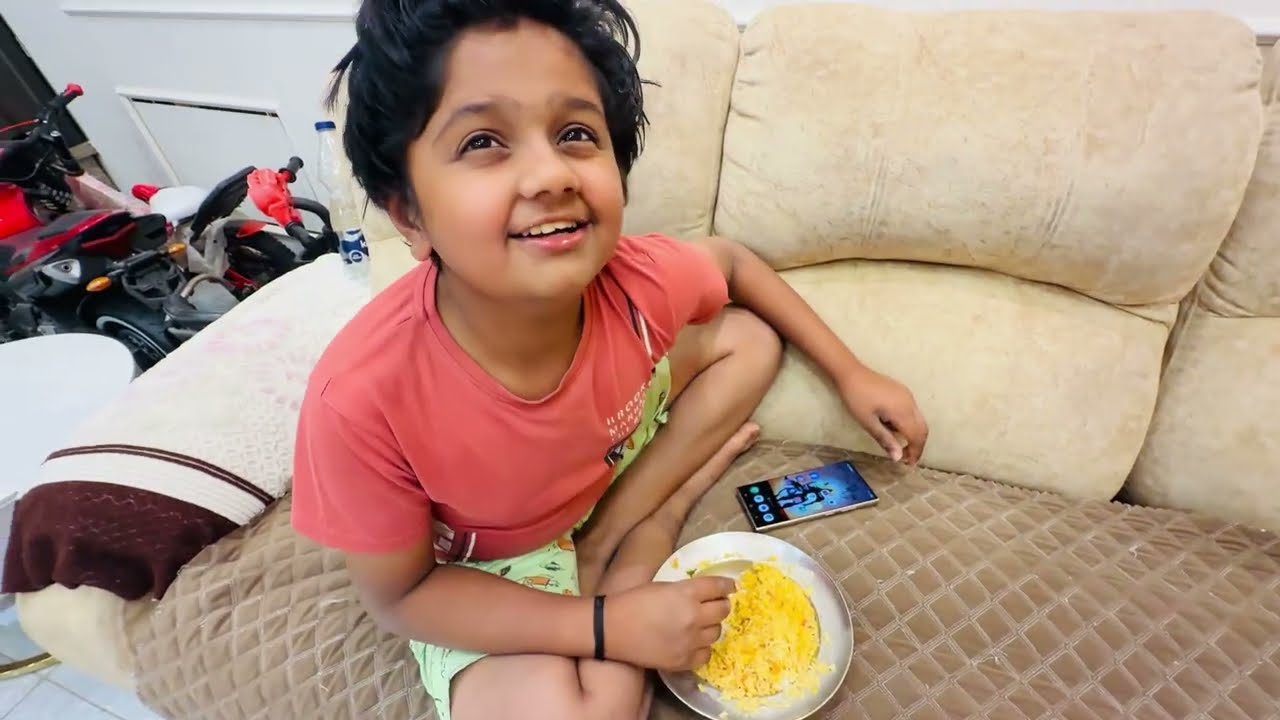 Finally we are back Home itne dino baad 🏠 Bindass Kavya Mummy 