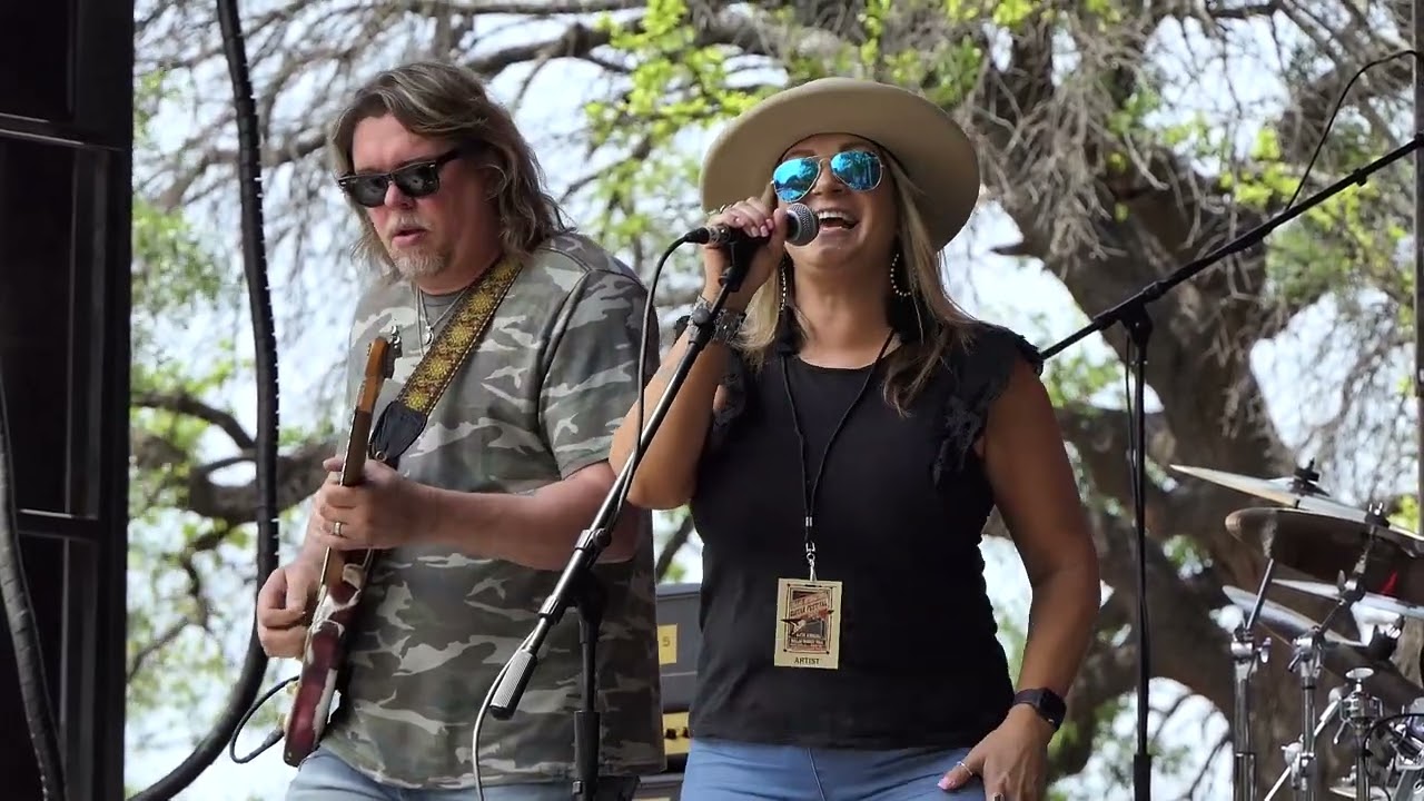 Quinten Hope & Chaz Marie - 5/1/22 Dallas International Guitar Festival