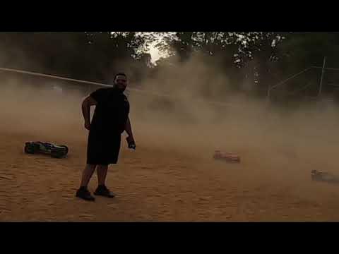 arrma kraton 8s vs losi dbxl e 2.0