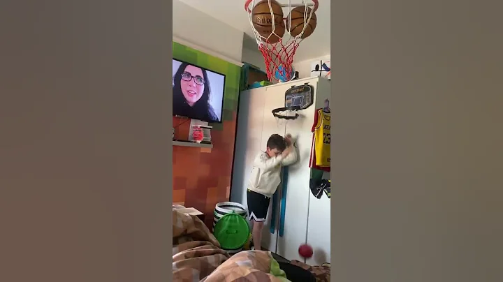 Slam Dunkin in my bedroom with my awesome Dad sing...