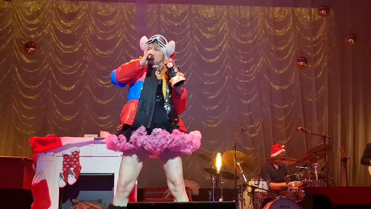 2025 Ellen ten Damme - Last Christmas (Wham!) live @ Munttheater Weert