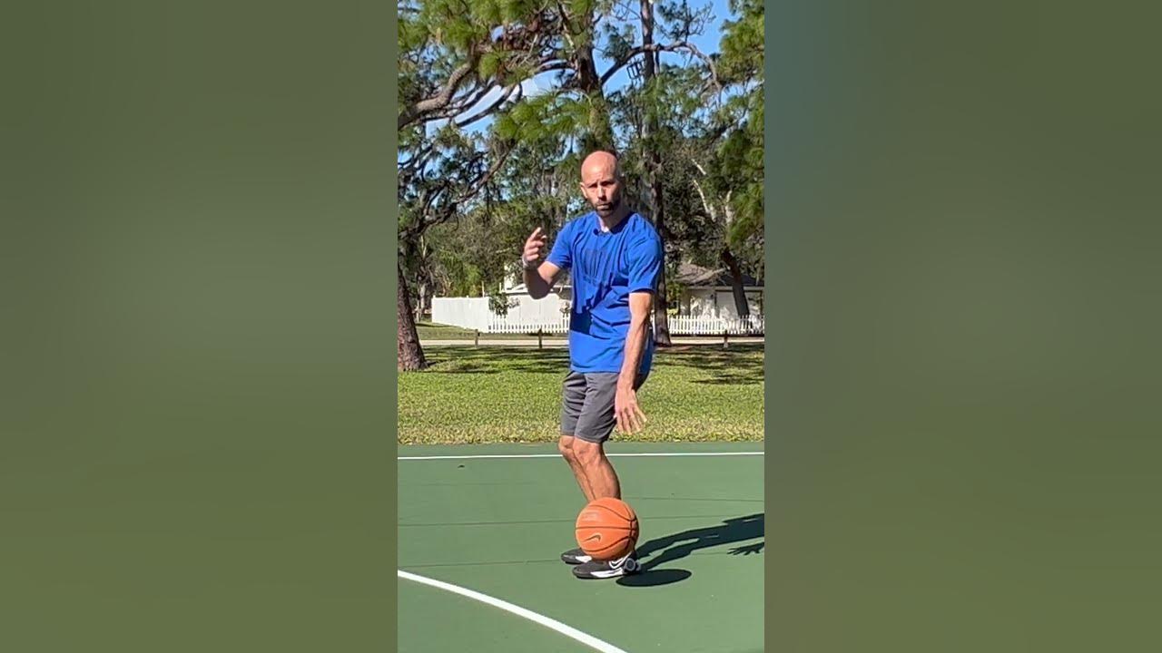 How To Dribble While Running For Beginners! Basketball Basics [SECRETS