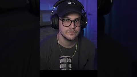 Apex Streamer Forgets About Fall Damage in Warzone #shorts