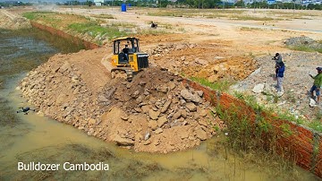 THE BEST , EXCELLENT TECHNIQUES MINI BULLDOZER SHANTUI PUSHING THE SOIL & DUMP TRUCK 5 TON