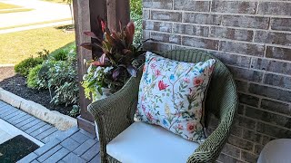 Small Porch Spring Refresh - Fresh plants  Decor - Spring Colors #porchmakeover #porch #spring