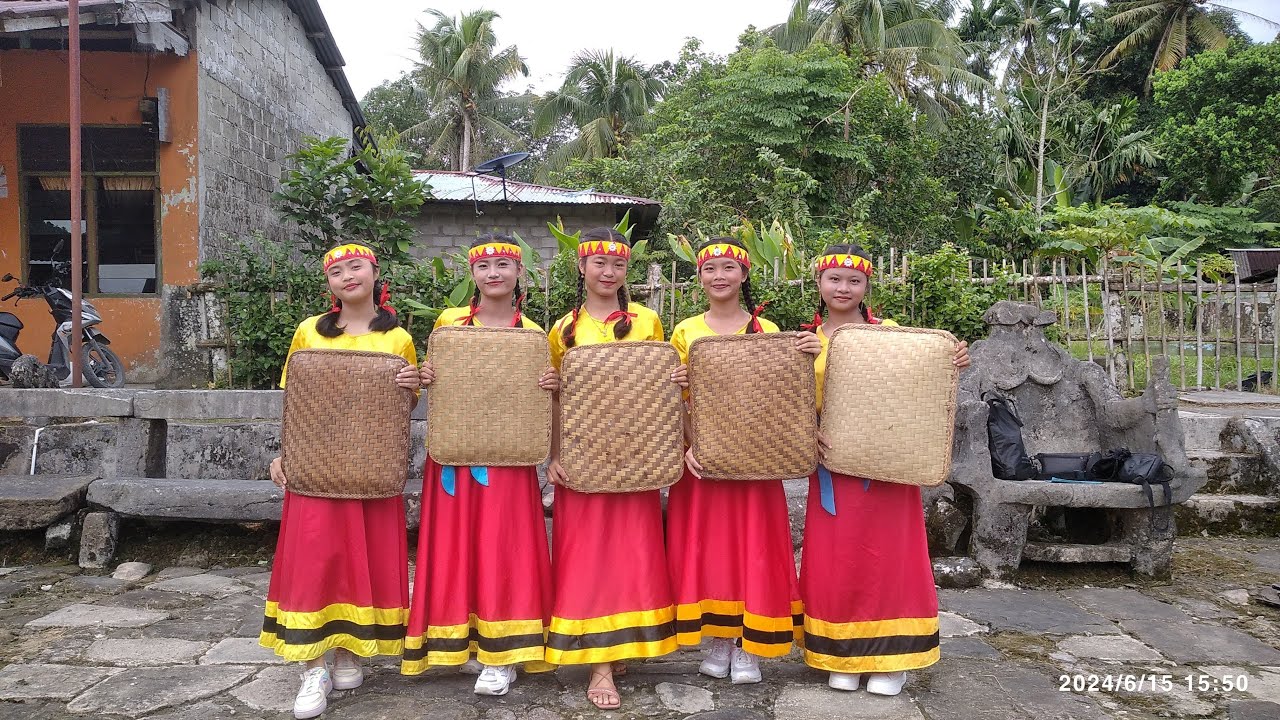 TARI MANAFI SMP NEGERI 1 TELUKDALAM