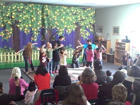 Odyssey Montessori - Drama performance - Magic Grow Beans