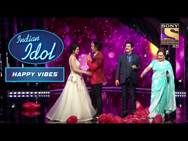 Udit जी और Aditya ने किया अपनी Wives के साथ 'Pehla Nasha' पर Dance! | Indian Idol | Happy Vibes class=