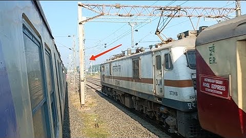 Rarest Parallel Crossing & Overtake || 3 Train in 3 Track at Same Time : HOOL Express & EMU Train