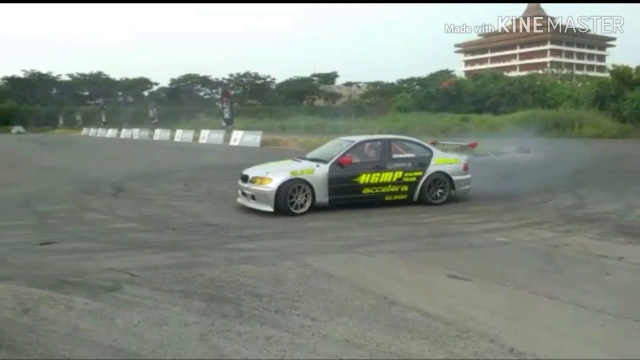 BMW BIMMERFEST Semarang | Drift with akbar rais - YouTube