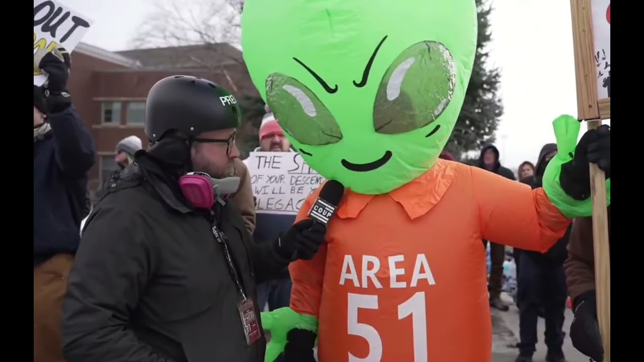 DAREDEVIL DARREN Shares His KILLER CLOWN KINKS At A Kinko's In Minneapolis