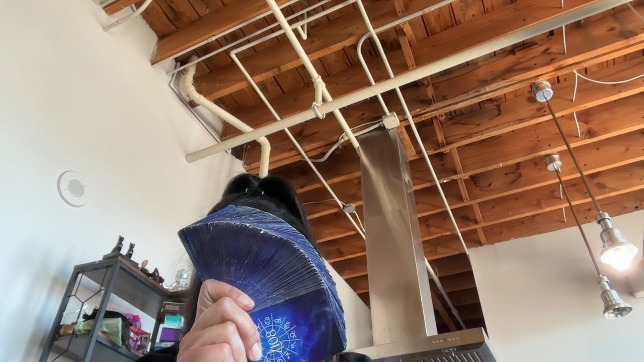 🔮 TAROT & ORACLE READINGS 🪬 SKIP THE LINE FOR $5 🃏🎲 FREE READINGS CHOSEN AT RANDOM  🎲💙