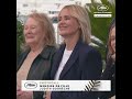 L'ensemble du casting de MEMOIRE DE FILLE se prêt au jeu du Photocall Cannois !
