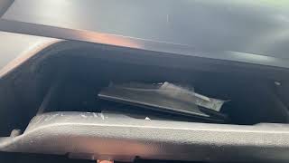 TOYOTA (Auris) - how to open jammed glove compartment
