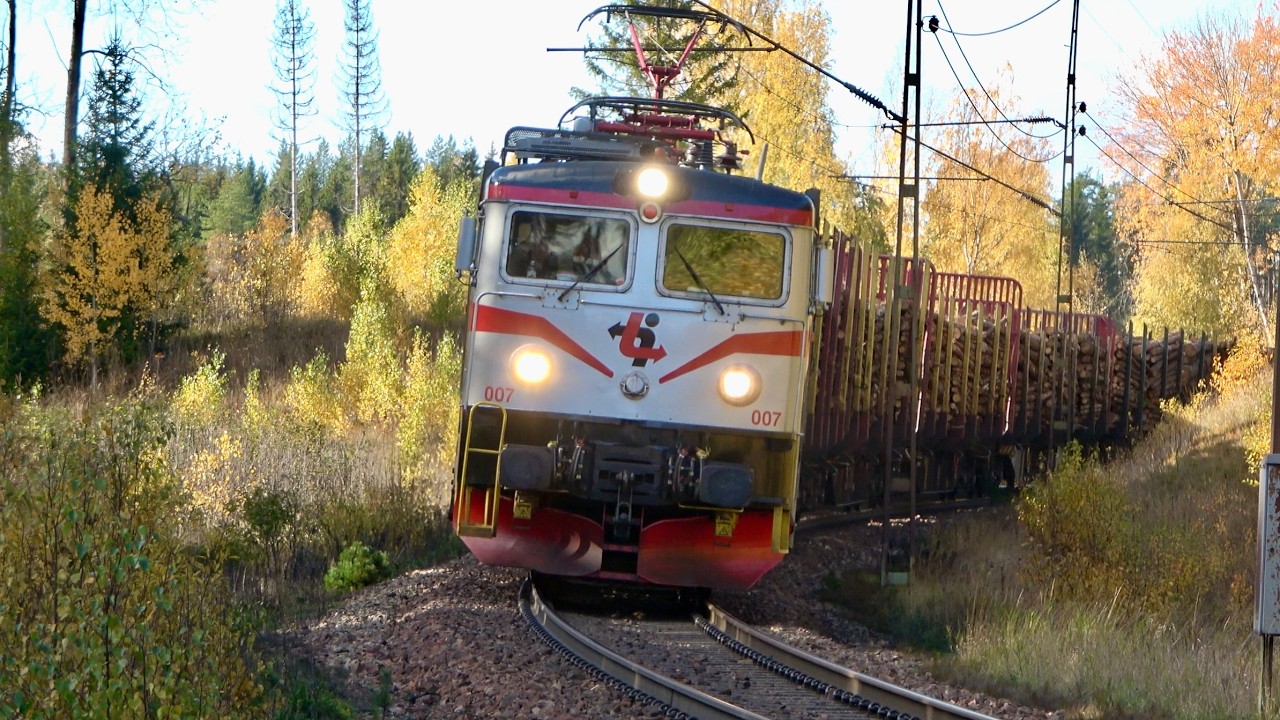 Omledningar av tåg i Ängelsberg och Snyten - Vacker höstdag 2024