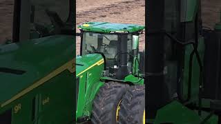 No driver, no problem: this tractor drives itself! 🤯#autonomy #johndeereequipment #futureoffarming