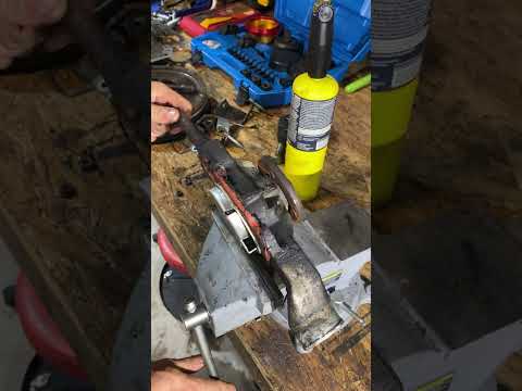 Waterpump replacement 4.0 jeep. #oneeyedgarage#autorepair#engine#diy#jeep#wrangler#cherokee#mechanic