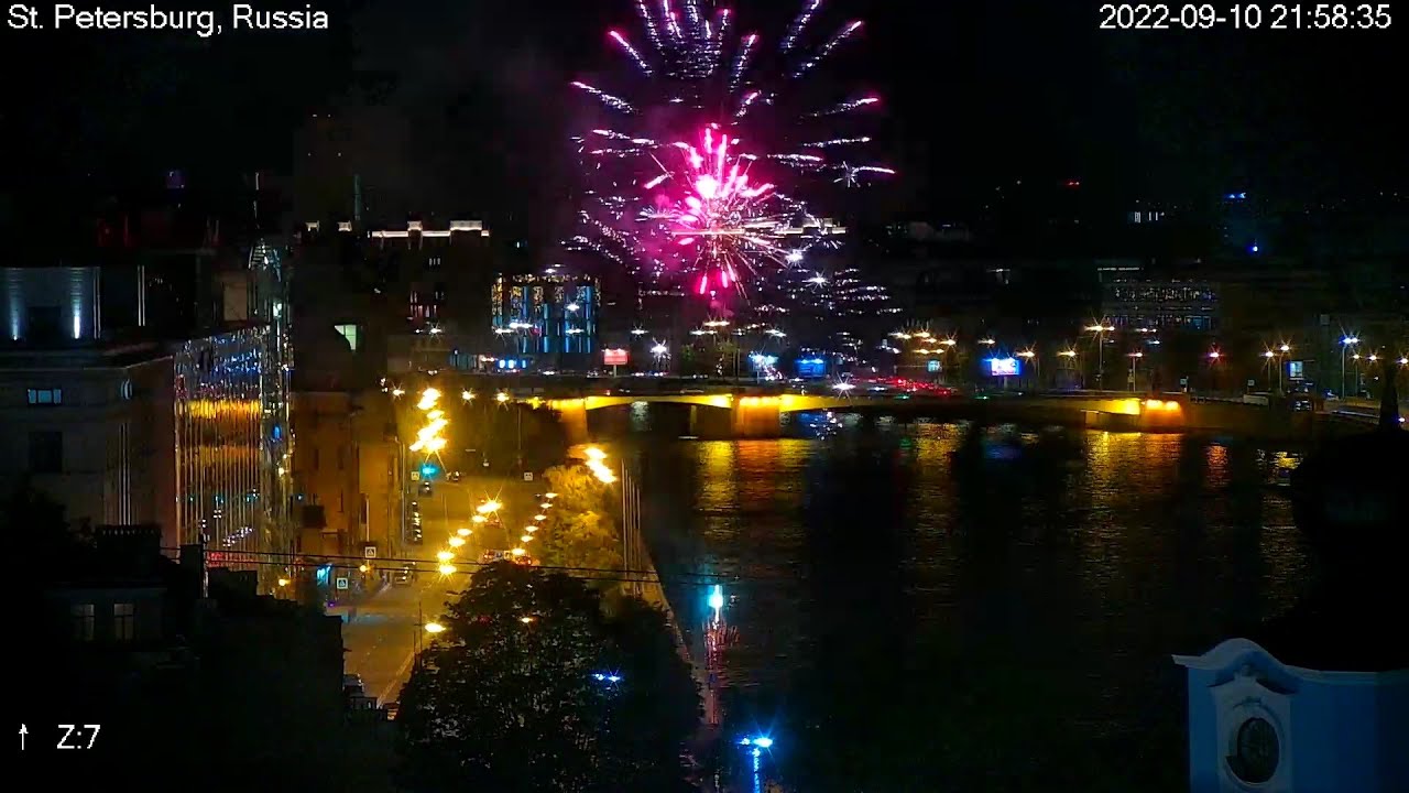 Фольксваген на петроградской набережной