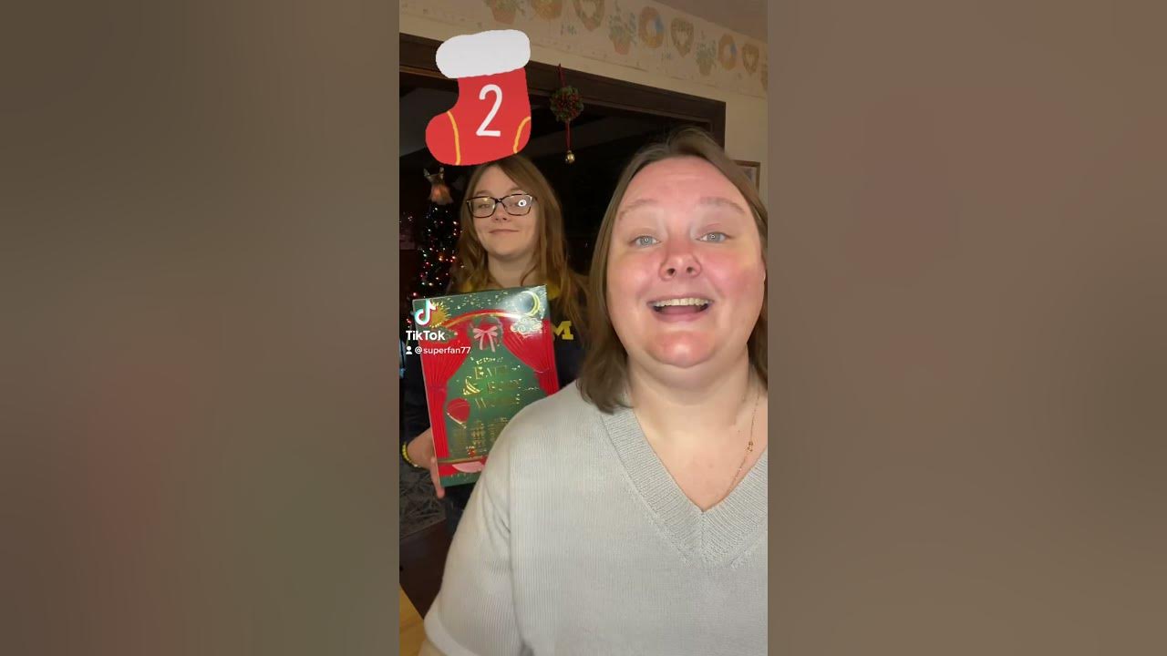 Day 2 Opening our Bath & Body Works 12 Days of Christmas Calendar