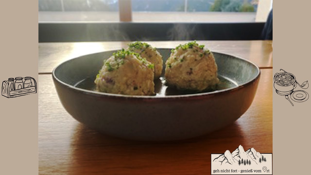 Traditionelle Tiroler Speckknödelsuppe - einfaches und leckeres Rezept!