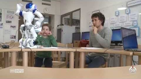 NAO learns how to write - The CoWriter Project