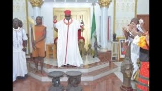 Federal Government returns looted ancestral stools to Oba of Benin