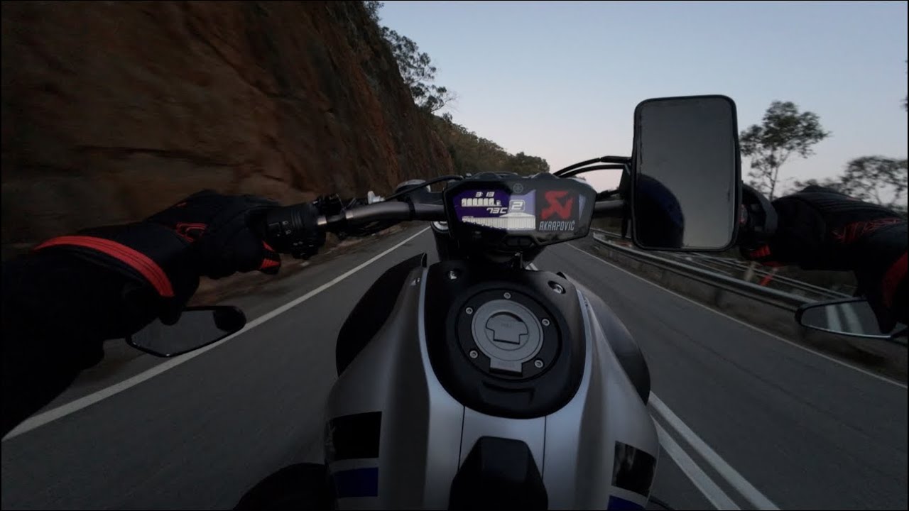 YAMAHA MT-07 BRUTAL ACCELERATION + WHEELIES