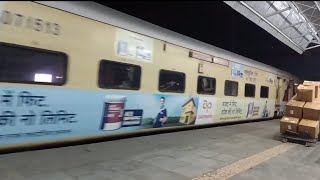 11049 Ahmedabad Junction To Kolhapur Scsmt Scsmt Kolhapur Express Vadodara Arrival Sun2157Pm