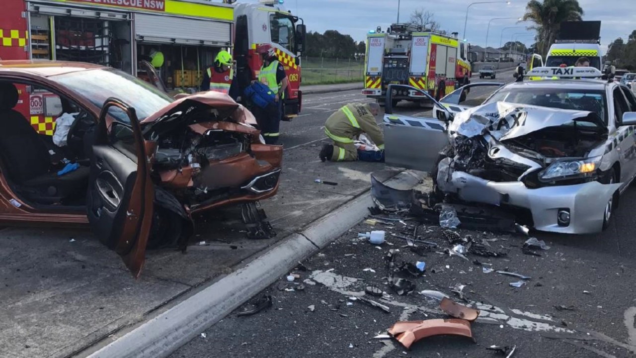 Head on Crash Stanhope Gardens 23/6/17 YouTube