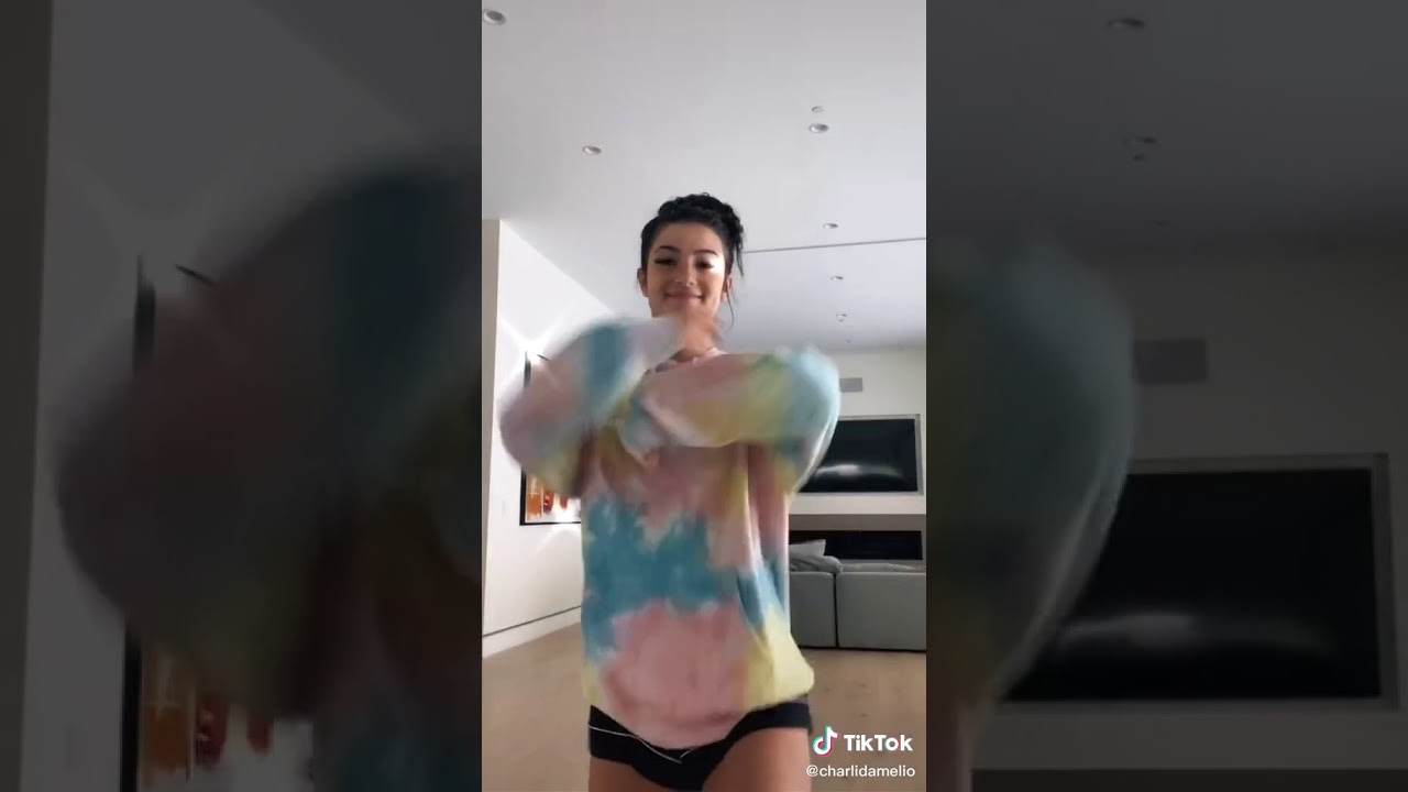 Charliedamelio dancing to Back it up-Trap Beckham